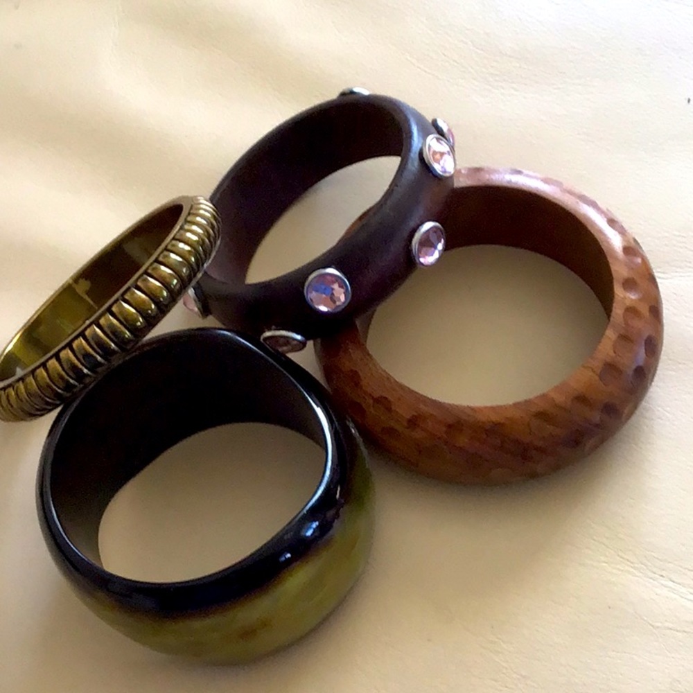 Lot of 4 bangles